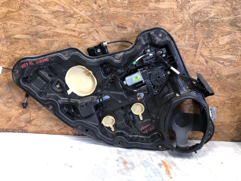 Запчасть стеклоподъемник задний левый JEEP CHEROKEE 14- 2019 3.2L 6 68227367AA Б/У Стеклоподъемник задний левый JEEP CHEROKEE 14- 2019 3.2L 6 68227367AA Б/У