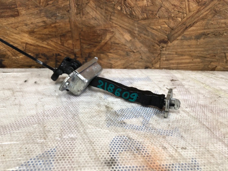 Ограничитель двери передний левый NISSAN NV200 USA 13- 2017 Минивэн 2.0L 4 80430-JX00A Б/У