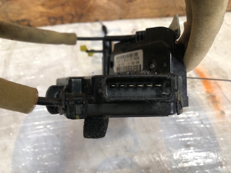 Замок двери передний левый NV200 USA 13- 2017 Минивэн 2.0L 4