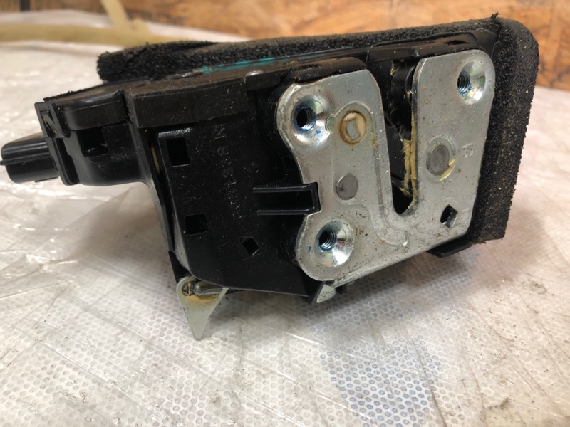 Замок двери передний правый NV200 USA 13- 2017 Минивэн 2.0L 4