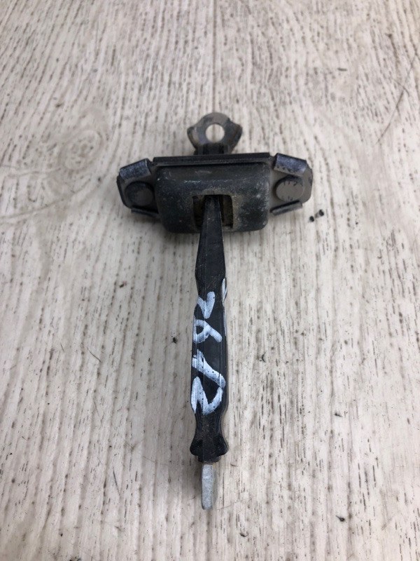 Ограничитель двери задний левый FORTE YD 12- 2015 YD 1.8 G4NB