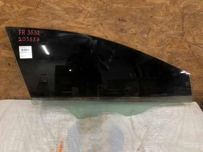 Стекло двери переднее правое HYUNDAI ELANTRA MD 10-15 2011 Седан 1.8L DOHC MPFI D-CVVT 82421-3X020 Б/У