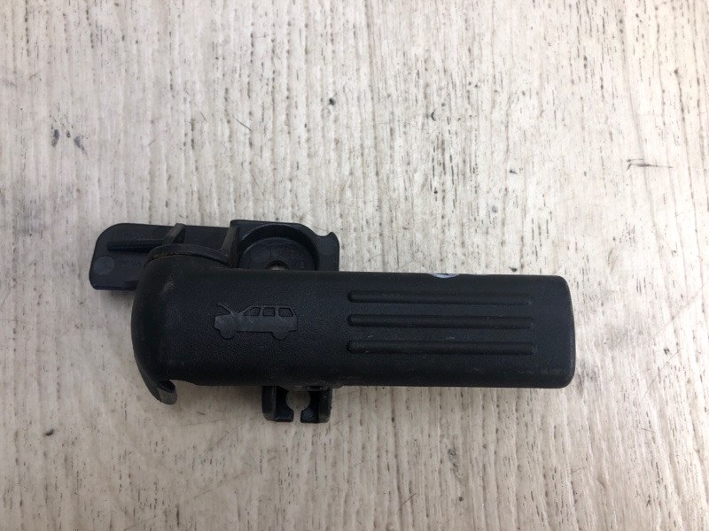 Запчасть ручка открывания капота FORD FLEX 08-19 2013 TP3 3.5 PDED 8A8Z-16916-B Б/У Ручка открывания капота FORD FLEX 08-19 2013 TP3 3.5 PDED 8A8Z-16916-B Б/У