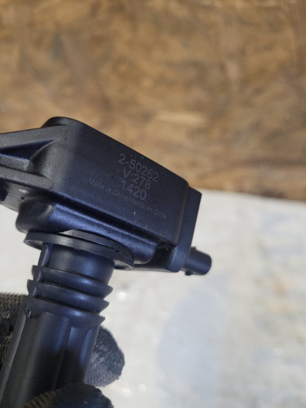 Катушка зажигания JEEP CHEROKEE 14- Wagon 2.4L I4 FI DOHC 16V NF4 Катушка зажигания JEEP CHEROKEE 14- Wagon 2.4L I4 FI DOHC 16V NF4