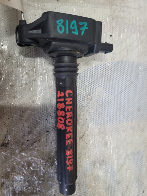 Запчасть катушка зажигания JEEP CHEROKEE 14- 2019 3.2L 6 05149168AI Б/У Катушка зажигания JEEP CHEROKEE 14- 2019 3.2L 6 05149168AI Б/У