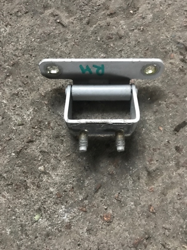 Запчасть петля крышки багажника правая HYUNDAI TUCSON 04-10 2004 JM 2.7 G6BA 79710-2E000 Б/У Петля крышки багажника правая HYUNDAI TUCSON 04-10 2004 JM 2.7 G6BA 79710-2E000 Б/У