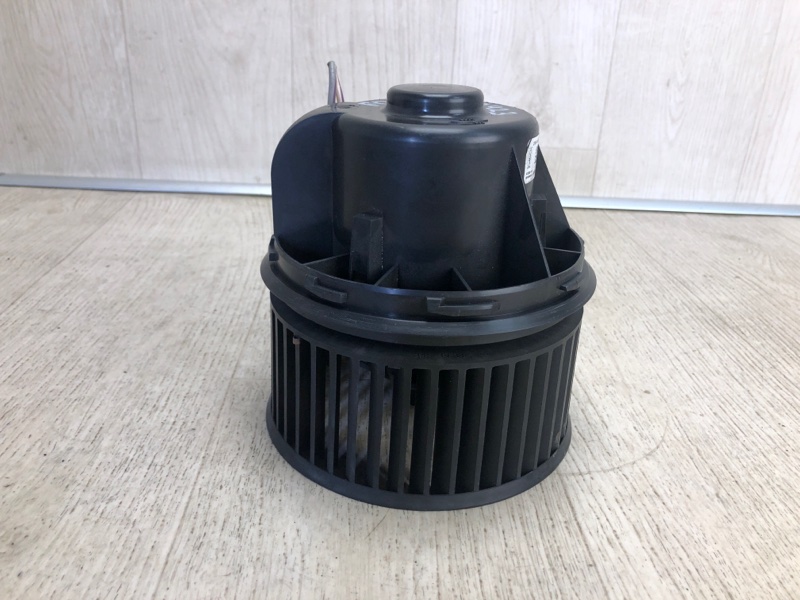 Моторчик печки FOCUS 10-18 2015 CB8 2.0 XQDA