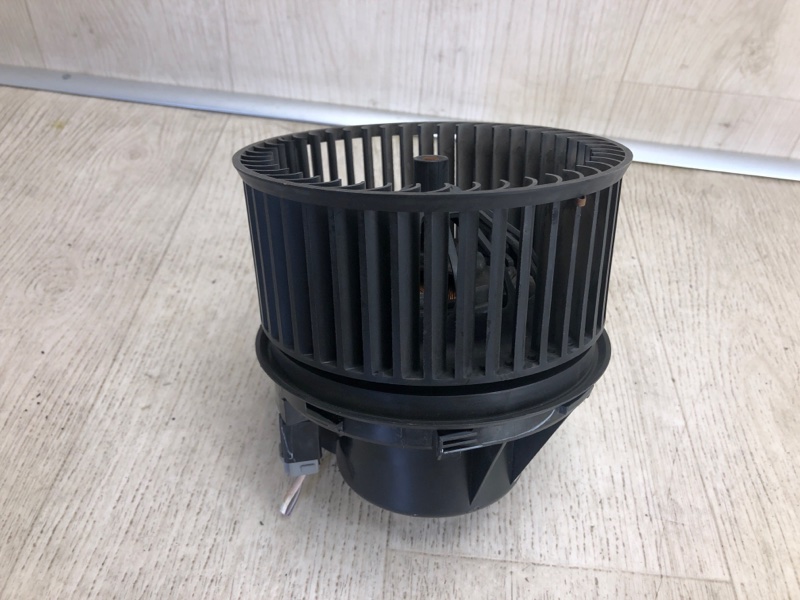 Моторчик печки FOCUS 10-18 2015 CB8 2.0 XQDA