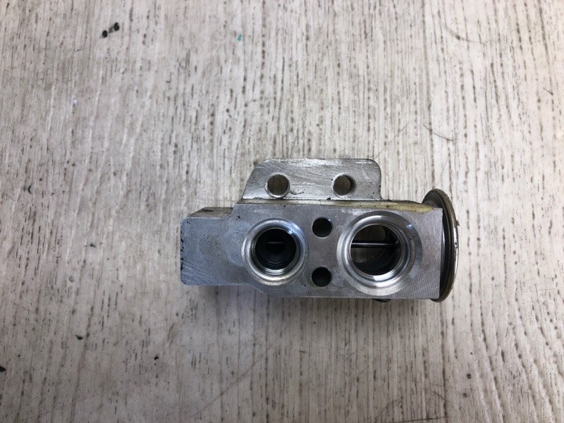 Клапан кондиционера VOLKSWAGEN JETTA USA 10-17 162 CBTA 2.5L