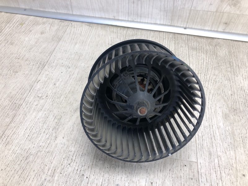 Моторчик печки FORD ESCAPE 12-19 TM2 2.0 HDTX