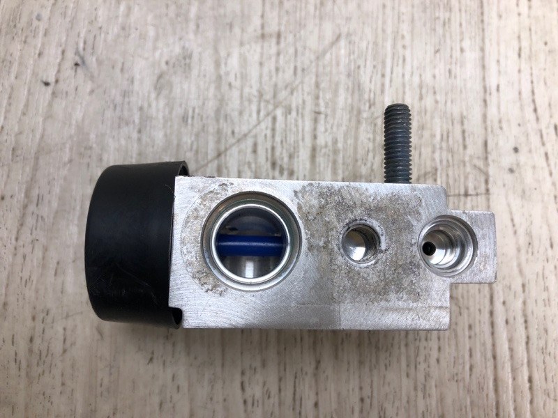 Клапан кондиционера HYUNDAI SONATA YF 10-14 YF 2.4 G4KK