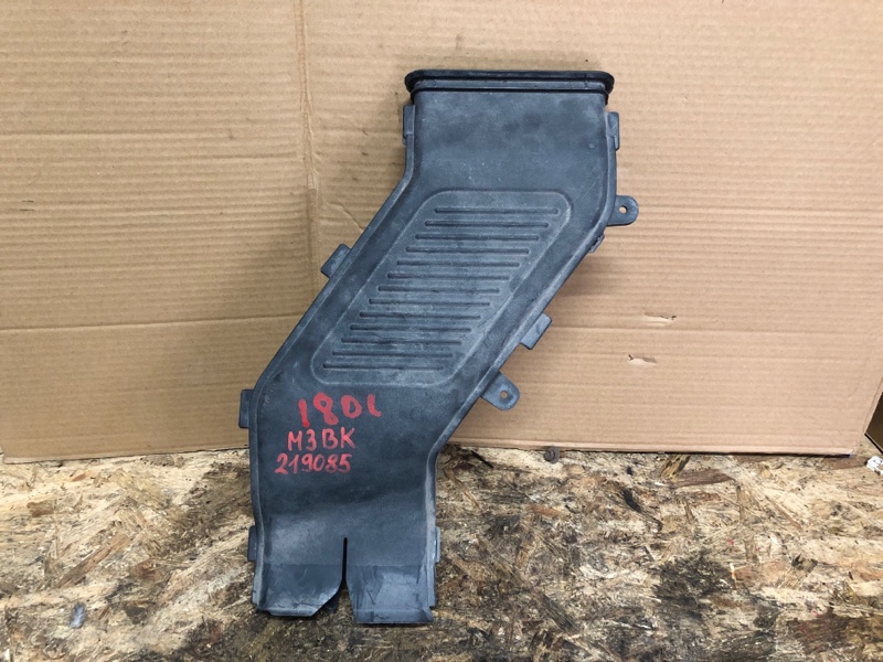 Воздухозаборник MAZDA 3 BK 03-08 2004 Седан 2.3 Z601-18-59YC Б/У