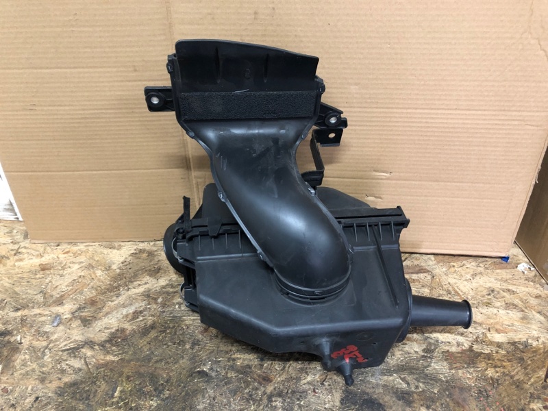 Корпус воздушного фильтра MAZDA CX-9 06-16 Внедорожник 3.7 Корпус воздушного фильтра MAZDA CX-9 06-16 Внедорожник 3.7