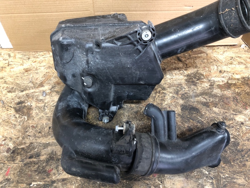 Резонатор воздушного фильтра RL 05-12 2008 Седан 3.5 Резонатор воздушного фильтра RL 05-12 2008 Седан 3.5