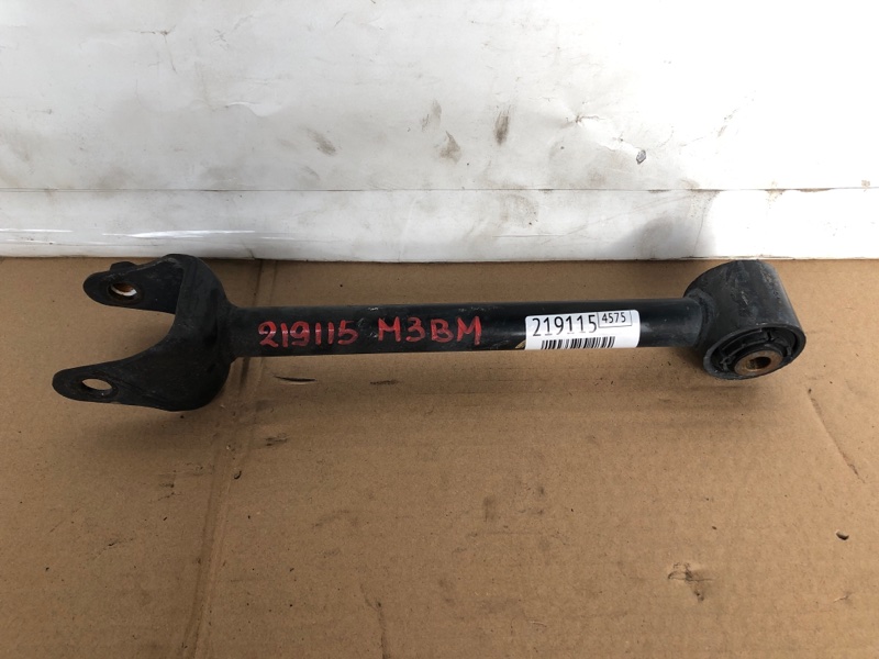 Рычаг задней подвески поперечный MAZDA 3 BM 13-19 2016 Седан 2.0L 4 B45A-28-500 Б/У