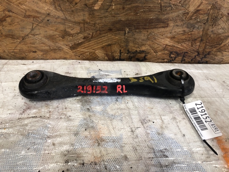 Запчасть рычаг задней подвески поперечный нижний задний левый FORD FOCUS 10-18 2013 Хетчбек 2.0 C20HDEX BV6Z-5500-D Б/У Рычаг задней подвески поперечный нижний задний левый FORD FOCUS 10-18 2013 Хетчбек 2.0 C20HDEX BV6Z-5500-D Б/У