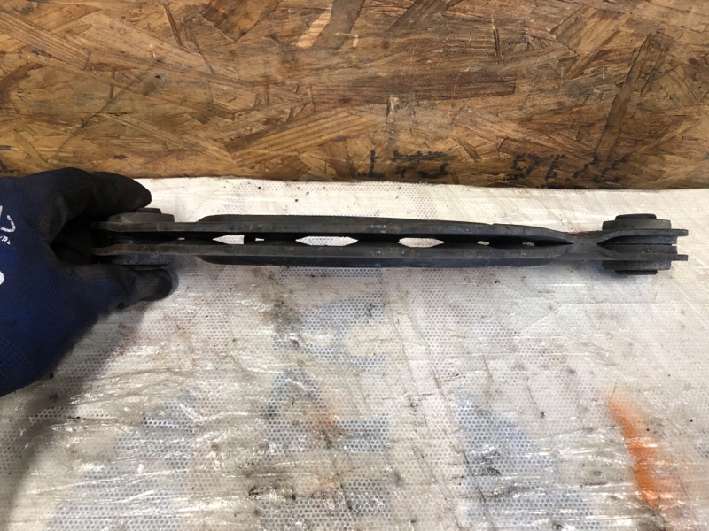 Рычаг задней подвески поперечный верхний задний правый FOCUS 10-18 2013 Хетчбек 2.0 C20HDEX