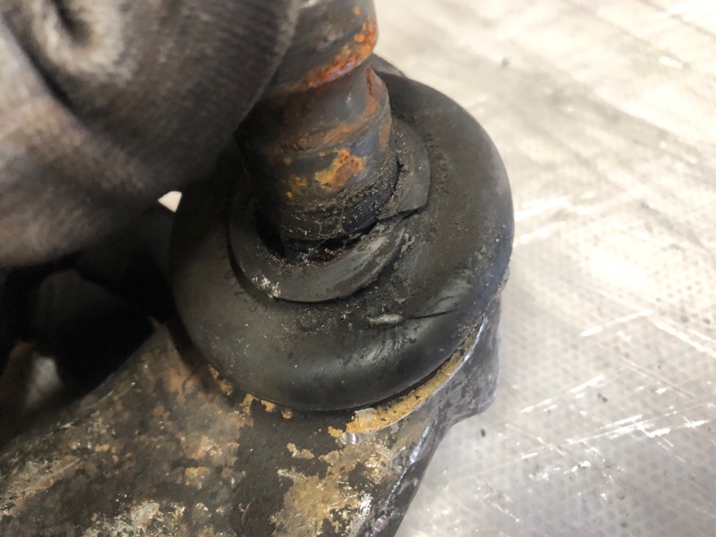 Рычаг передней подвески нижний передний левый FOCUS 10-18 2013 Хетчбек 2.0 C20HDEX