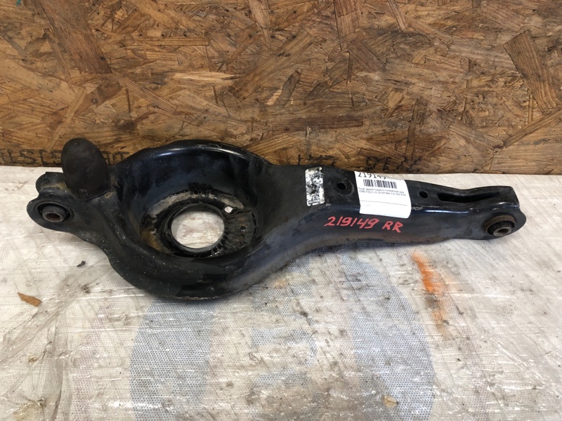 Рычаг задней подвески поперечный нижний задний правый FORD FOCUS 10-18 2013 Хетчбек 2.0 C20HDEX BV6Z-5500-C Б/У