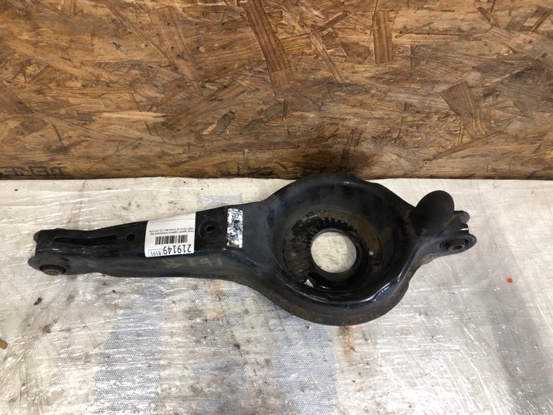 Рычаг задней подвески поперечный нижний задний правый FOCUS 10-18 2013 Хетчбек 2.0 C20HDEX