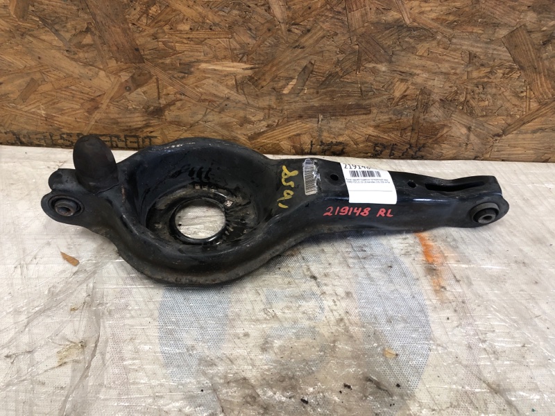 Рычаг задней подвески поперечный нижний задний левый FORD FOCUS 10-18 2013 Хетчбек 2.0 C20HDEX BV6Z-5500-C Б/У