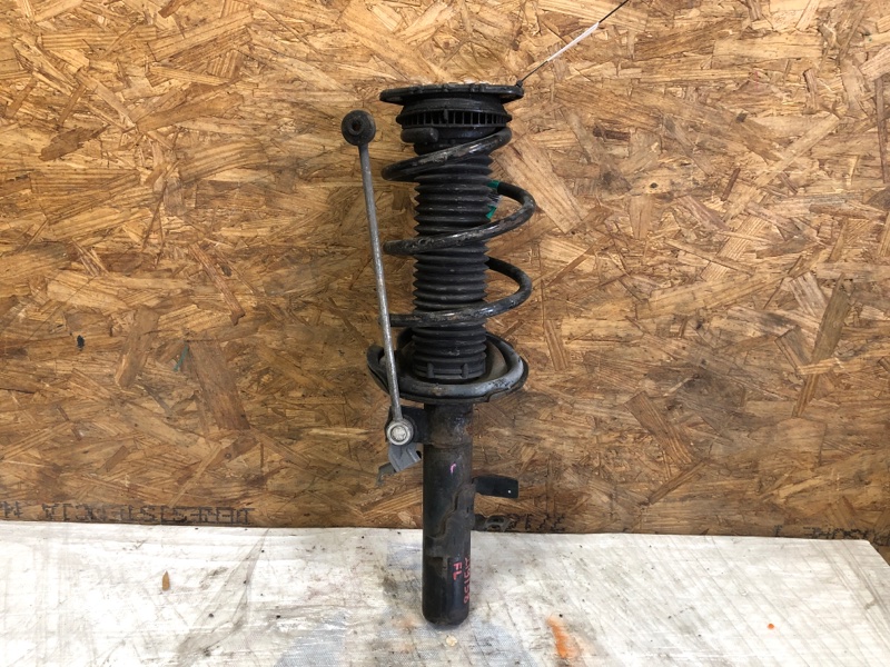 Амортизатор передний левый FORD FOCUS 10-18 2013 Хетчбек 2.0 C20HDEX BV6Z-18124-J Б/У