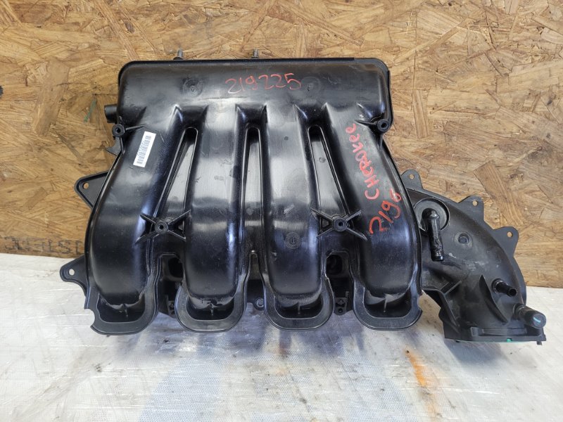 Запчасть коллектор впускной JEEP CHEROKEE 14- 2017 Wagon 2.4L I4 FI DOHC 16V NF4 5047441AN Б/У Коллектор впускной JEEP CHEROKEE 14- 2017 Wagon 2.4L I4 FI DOHC 16V NF4 5047441AN Б/У