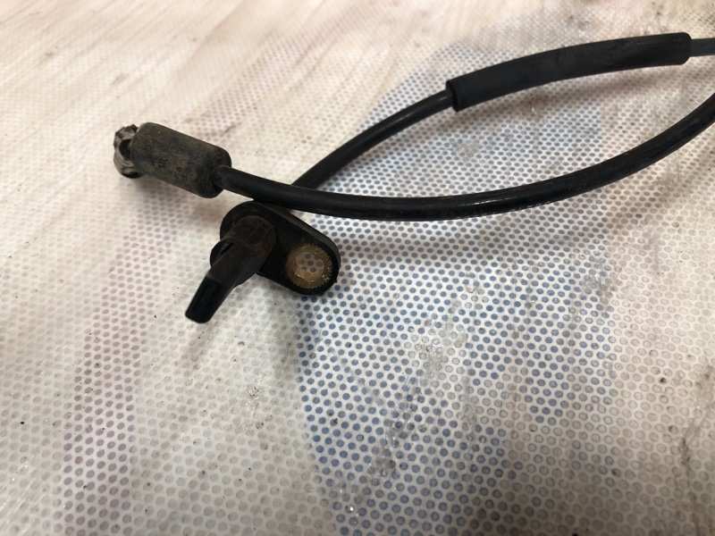 Датчик ABS передний правый SX4 06-13 2008 Седан J20A