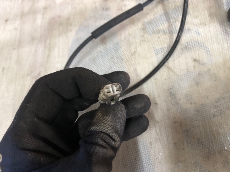 Датчик ABS передний правый SUZUKI SX4 06-13 Седан J20A