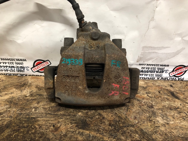 Суппорт тормозной передний правый MAZDA 3 BK 03-08 2004 Седан 2.3 BPYK-33-61XA Б/У