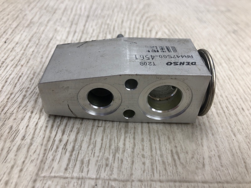 Клапан кондиционера 200 14-16 2016 UF 2.4 ED6