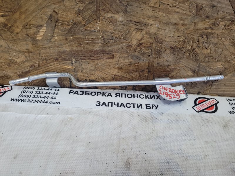 Запчасть патрубок радиатора печки JEEP CHEROKEE 14- 2019 3.2L 6 Б/У Патрубок радиатора печки JEEP CHEROKEE 14- 2019 3.2L 6 Б/У