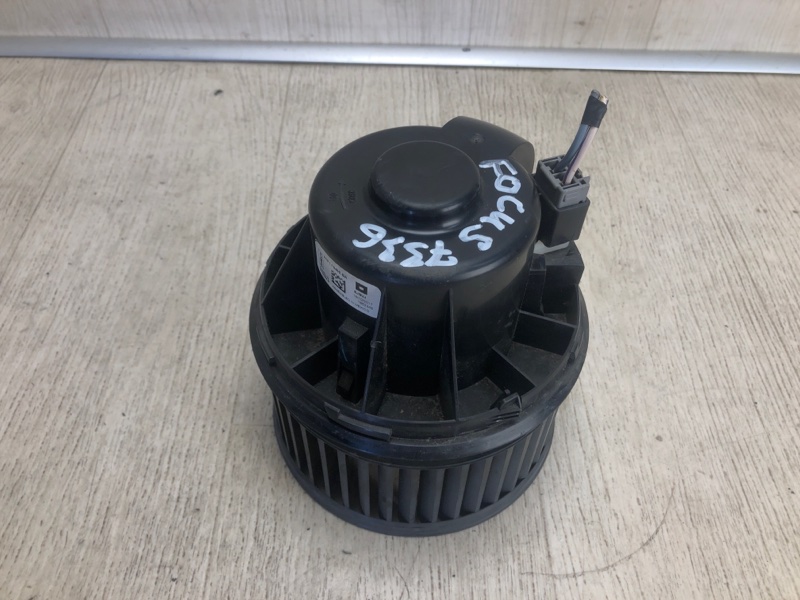 Запчасть моторчик печки FORD FOCUS 10-18 2017 CB8 2.0 XQDA H1FZ-19805-B Б/У Моторчик печки FORD FOCUS 10-18 2017 CB8 2.0 XQDA H1FZ-19805-B Б/У