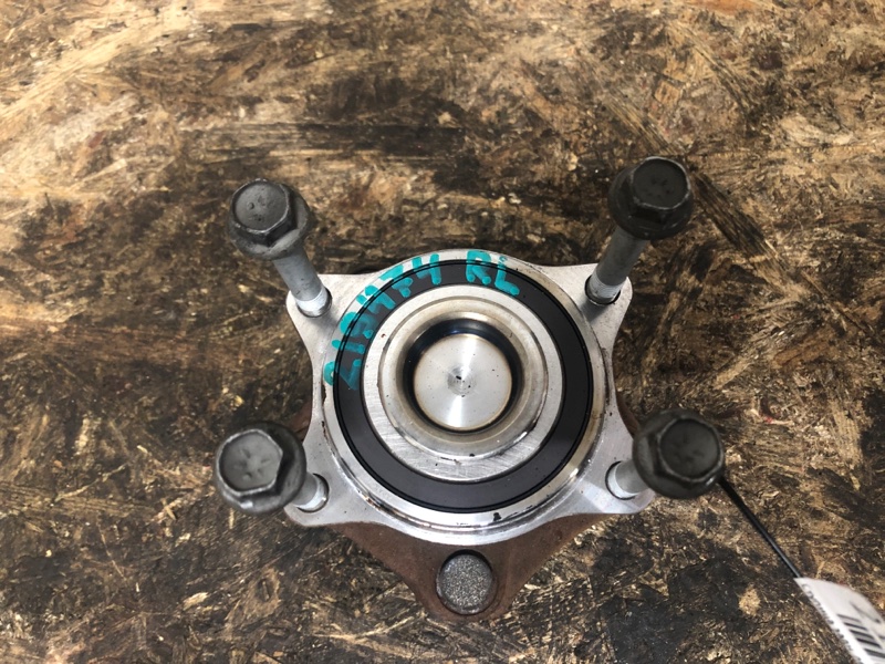 Ступица задняя левая SUZUKI KIZASHI 09-14 Седан 2.4