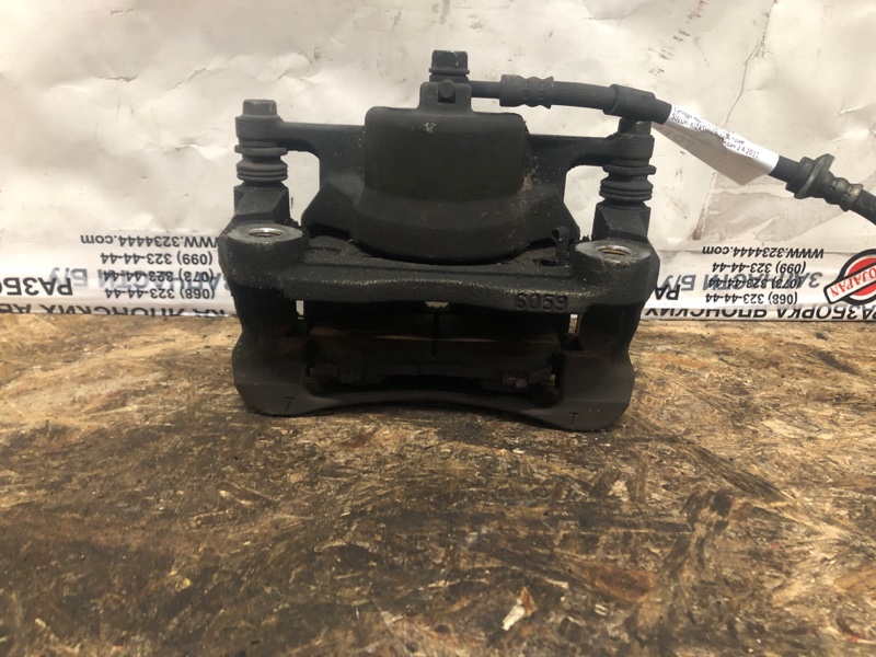 Суппорт тормозной передний правый SUZUKI KIZASHI 09-14 Седан 2.4