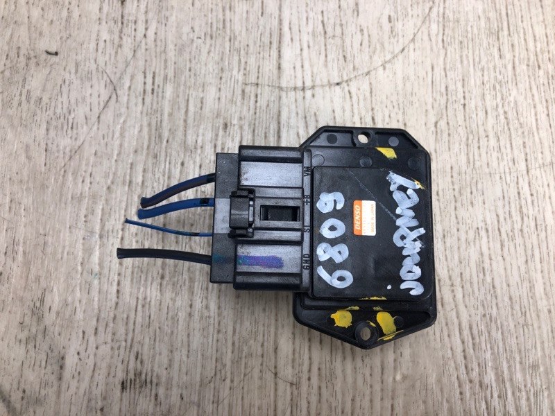 Запчасть резистор печки DODGE JOURNEY 08-20 2011 JC 3.6 ERB 68018105AA Б/У Резистор печки DODGE JOURNEY 08-20 2011 JC 3.6 ERB 68018105AA Б/У