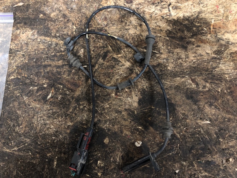 Датчик ABS задний правый JEEP CHEROKEE 14- 2017 Wagon 2.4L I4 FI DOHC 16V NF4 68141898AC Б/У