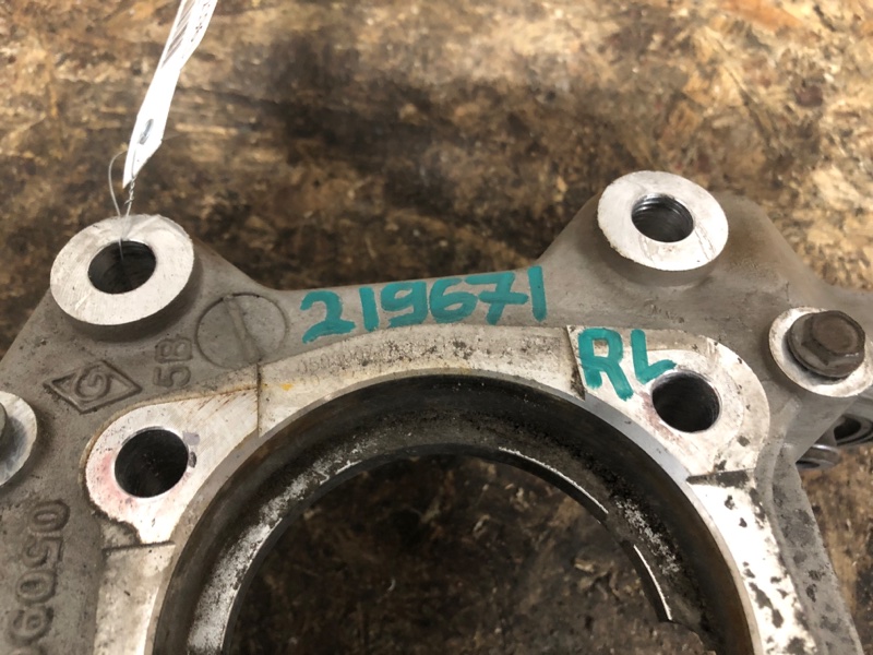 Цапфа задняя левая CHEROKEE 14- 2017 Wagon 2.4L I4 FI DOHC 16V NF4 Цапфа задняя левая CHEROKEE 14- 2017 Wagon 2.4L I4 FI DOHC 16V NF4