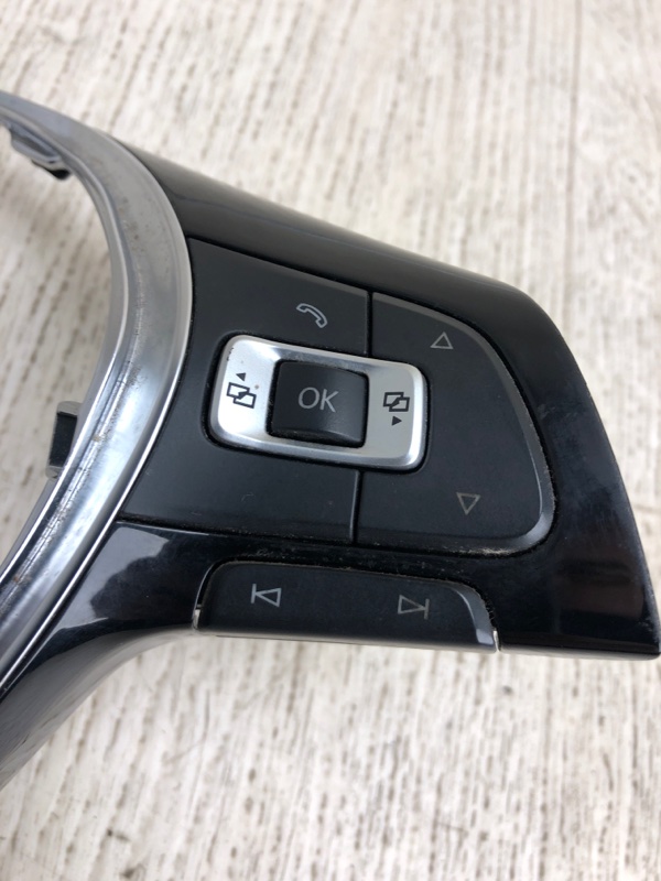 Кнопки на руль VOLKSWAGEN JETTA USA 10-17 162 1.4 CZTA