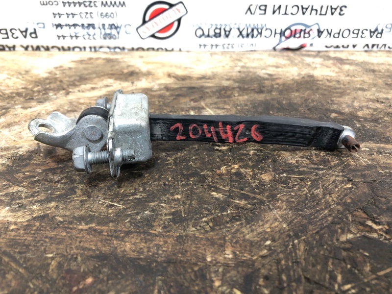 Ограничитель двери передний левый SUZUKI KIZASHI 09-14 2011 Седан 2.4 81810-57L01 Б/У