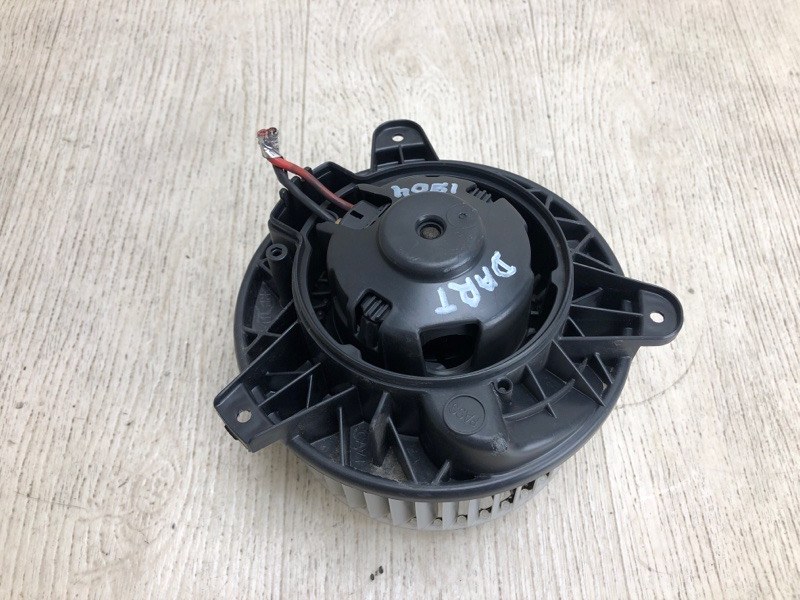 Моторчик печки DODGE DART 12-16 2015 PF 2.4 ED8 68225055AB Б/У