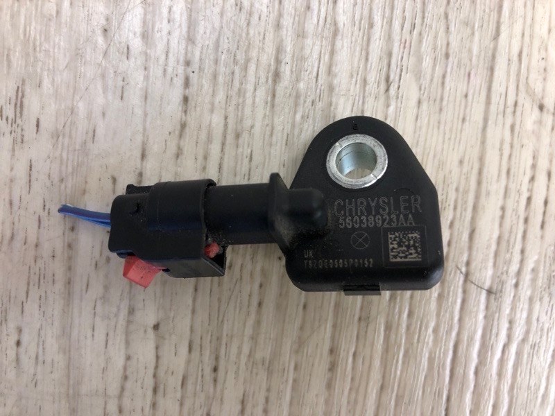 Датчик удара передний левый DODGE DART 12-16 2015 PF 2.4 ED8 56038974AA Б/У