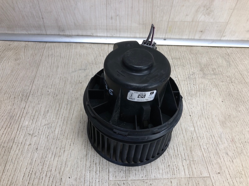 Моторчик печки FORD FOCUS 10-18 2015 CB8 2.0 XQDA H1FZ-19805-A Б/У