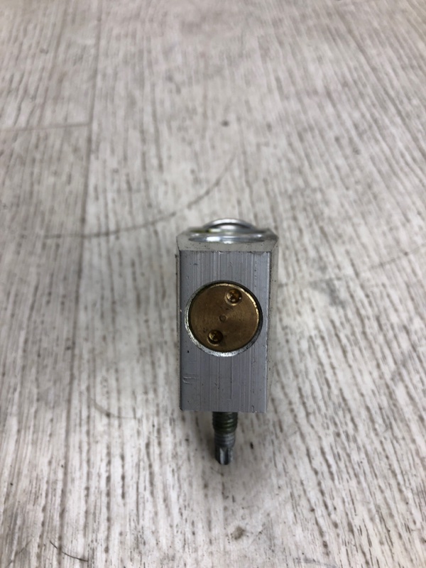 Клапан кондиционера FOCUS 10-18 2015 CB8 2.0 XQDA