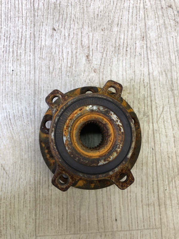 Запчасть ступица передняя JEEP CHEROKEE 14- 2014 KL 3.2 EHB 68141123AD Б/У Ступица передняя JEEP CHEROKEE 14- 2014 KL 3.2 EHB 68141123AD Б/У