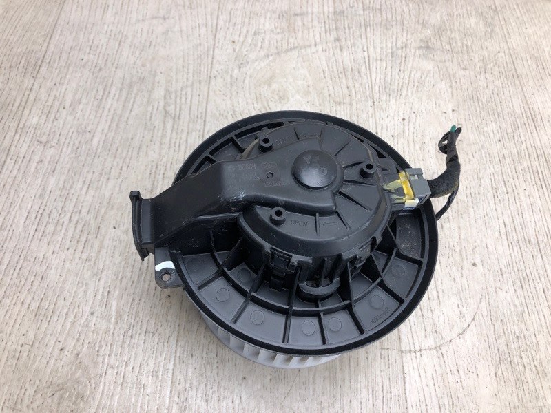 Моторчик печки HYUNDAI SONATA YF 10-14 2014 YF 2.0 G4KH 97113-3S000 Б/У