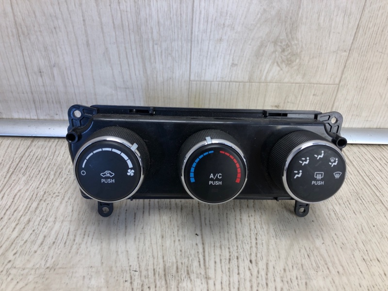 Запчасть блок управления печкой JEEP COMPASS 06-16 2014 MK49 2.0 ECN 55111278AG Б/У Блок управления печкой JEEP COMPASS 06-16 2014 MK49 2.0 ECN 55111278AG Б/У