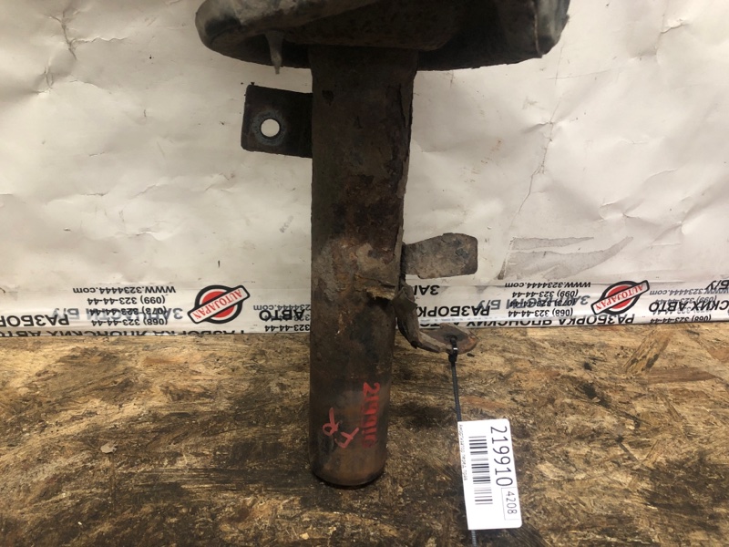 Амортизатор передний правый FOCUS 10-18 2012 Хетчбек 2.0L GDI I4 flex fuel engine