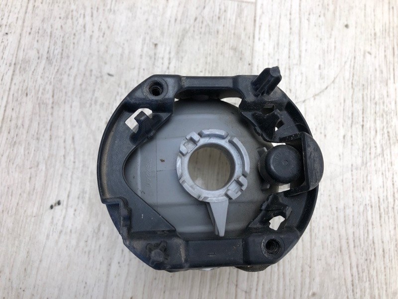 Противотуманная фара PATRIOT 10-17 2010 MK74 2.0 ECN Противотуманная фара PATRIOT 10-17 2010 MK74 2.0 ECN