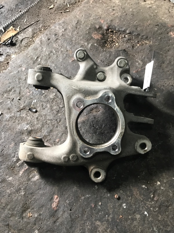 Запчасть цапфа задняя левая HYUNDAI SONATA LF 2014- 2017 Седан 2.4 52710-C2100 Б/У Цапфа задняя левая HYUNDAI SONATA LF 2014- 2017 Седан 2.4 52710-C2100 Б/У